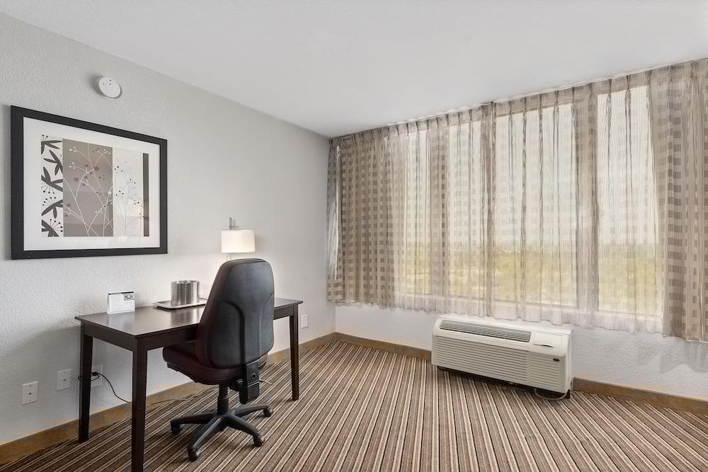 Wyndham Garden Norfolk Downtown Exterior foto