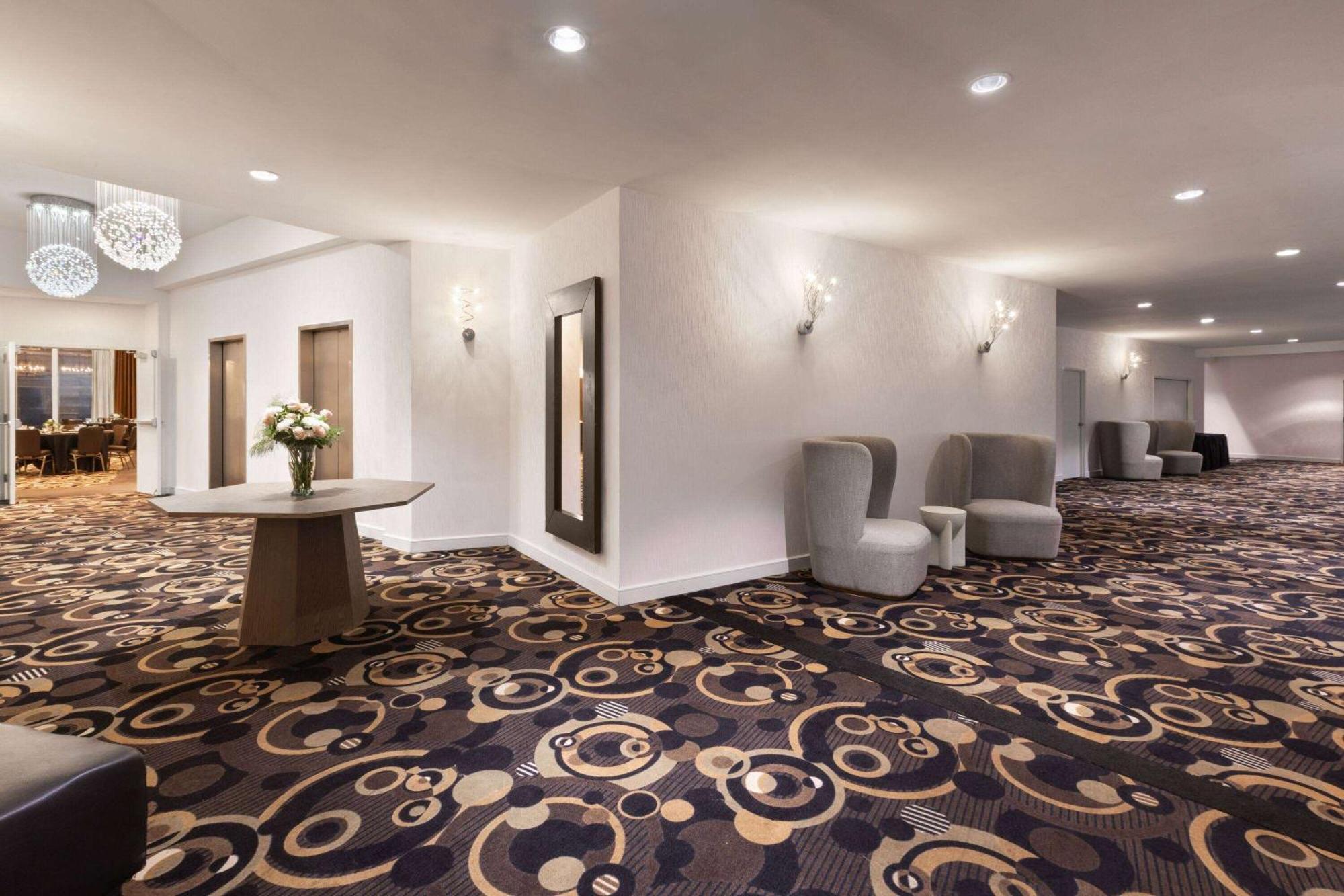 Wyndham Garden Norfolk Downtown Exterior foto