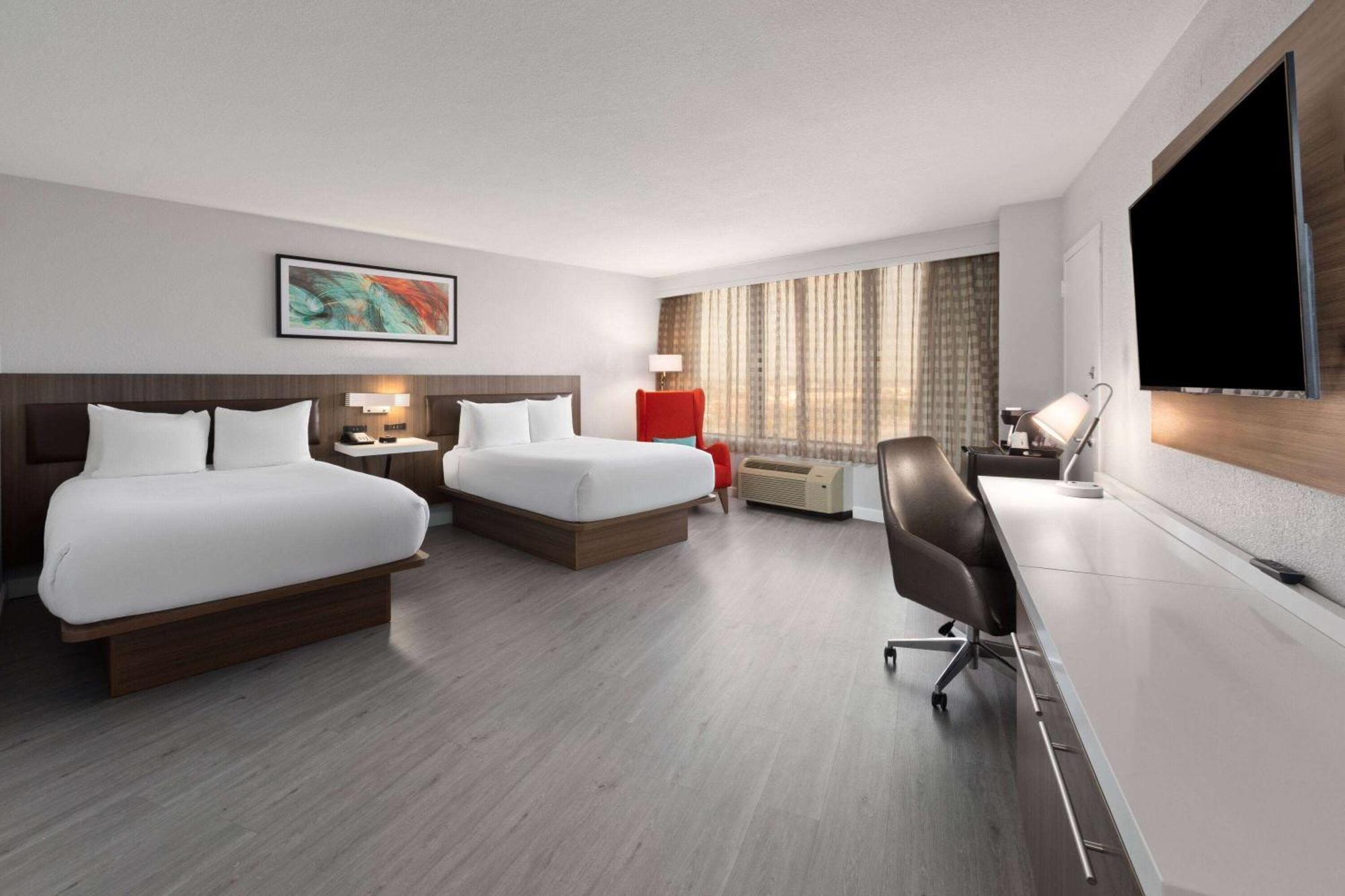 Wyndham Garden Norfolk Downtown Exterior foto