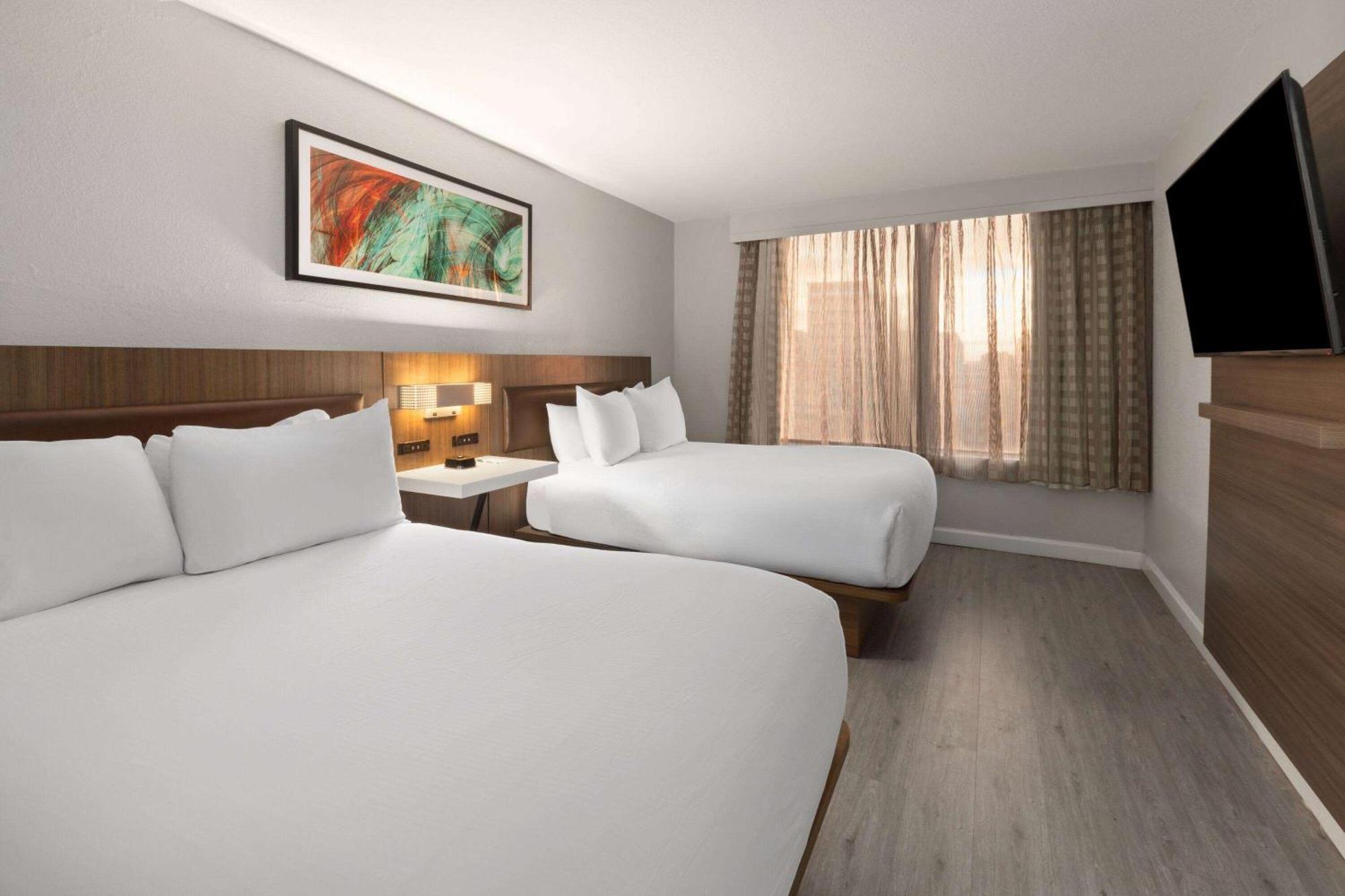 Wyndham Garden Norfolk Downtown Exterior foto