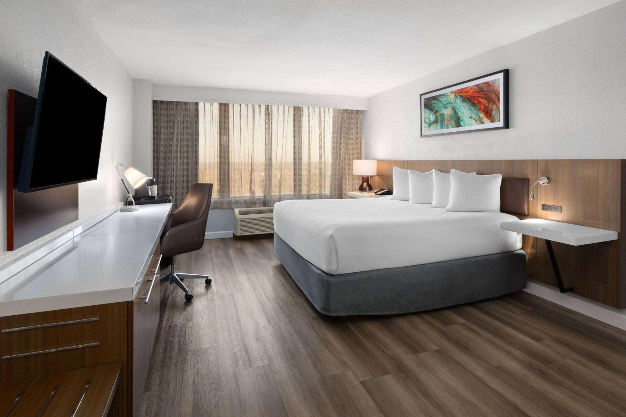 Wyndham Garden Norfolk Downtown Exterior foto